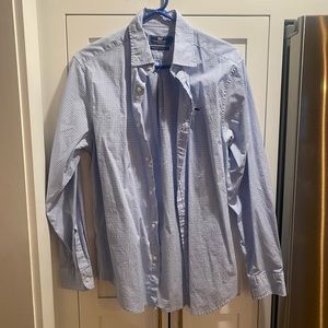 Men’s Vineyard Vines button down shirt